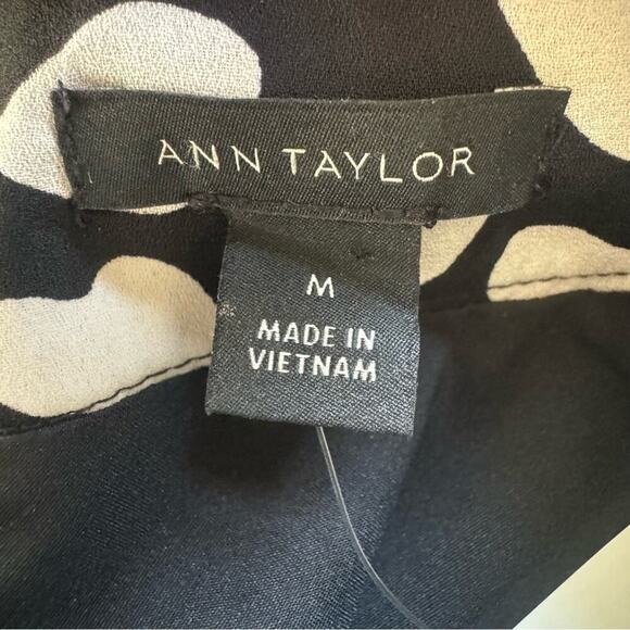 Ann Taylor Medium Knee Length Mock Neck Shift Dress Black and White Hearts - Picture 7 of 16